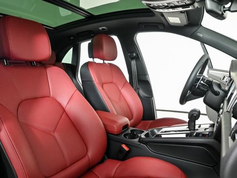 New 2025 Porsche Macan image 23