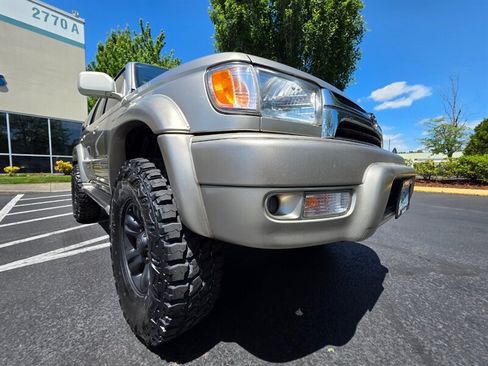 Used 2001 Toyota 4Runner Limited AWD/4WD image 9