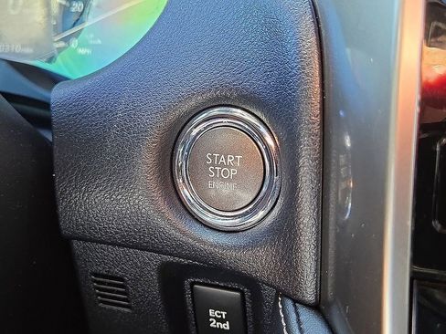 Used 2023 Lexus GX 460 Premium w/ Accessory Package image 31