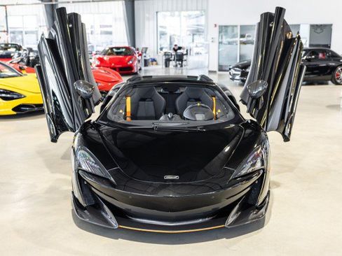 Used 2020 McLaren 600LT Spider RWD image 9