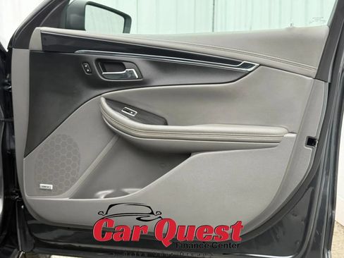 Used 2018 Chevrolet Impala LT FWD image 19