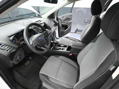 Used 2017 Ford Escape SE w/ Equipment Group 201A image 22