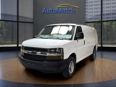 Used 2023 Chevrolet Express 2500 image 3