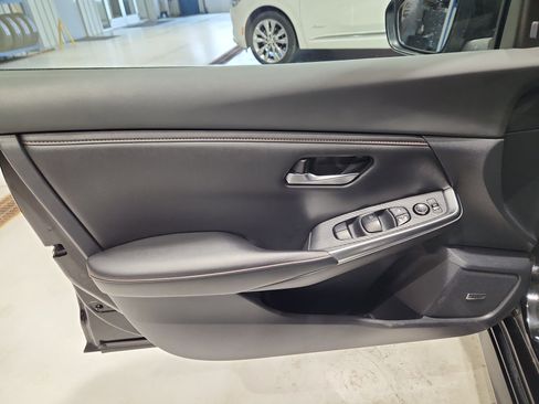 Used 2022 Nissan Sentra SR w/ SR Premium Package image 14