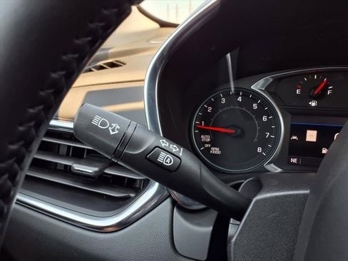 Used 2021 Chevrolet Equinox LT image 22