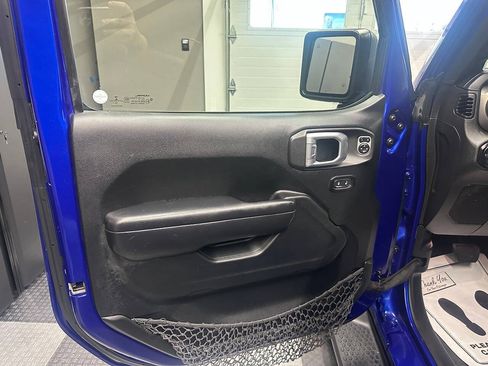 Used 2018 Jeep Wrangler Sport AWD/4WD image 16