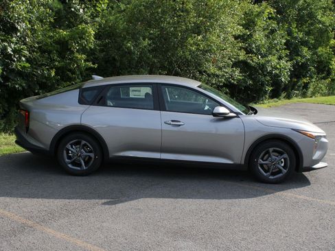 New 2026 Kia K4 FWD image 4