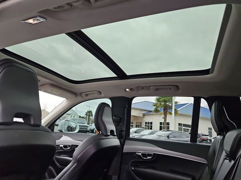 Used 2022 Volvo XC90 T5 Momentum image 22