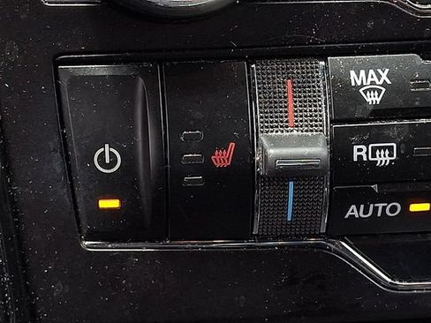 Used 2017 Ford Explorer XLT w/ Equipment Group 202A FWD image 20