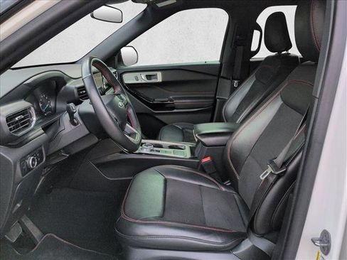 Used 2024 Ford Explorer ST-Line w/ Class IV Trailer Tow Package image 15