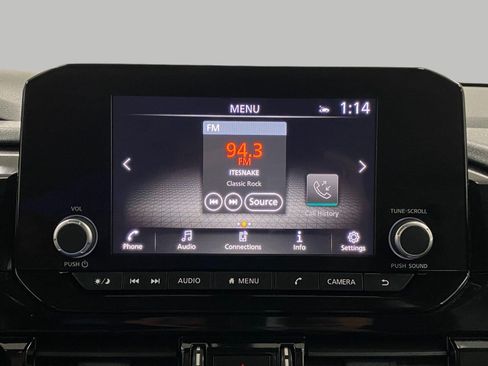 Used 2025 Nissan Pathfinder SV AWD/4WD image 22