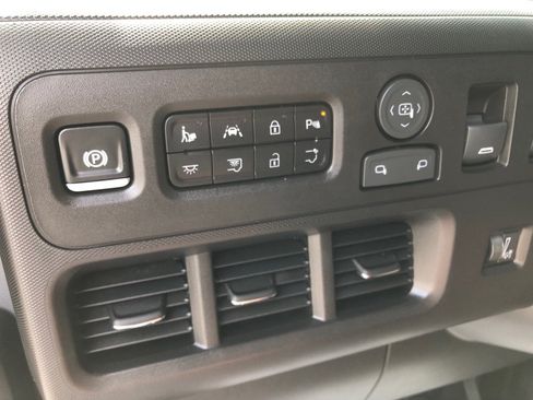 Used 2024 Chevrolet Brightdrop 600 w/ Commercial Equipment Package AWD/4WD image 34