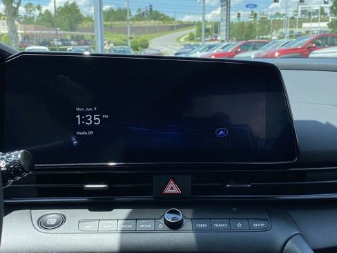 New 2025 Hyundai Elantra SEL image 19