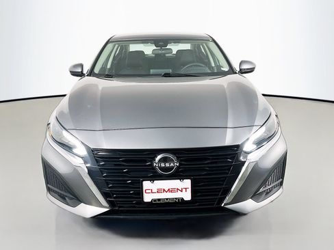 Used 2023 Nissan Altima 2.5 SV FWD image 2