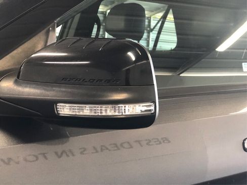 Used 2015 Ford Explorer XLT w/ Equipment Group 202A FWD image 19