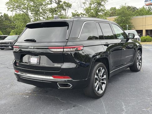 Used 2023 Jeep Grand Cherokee Overland w/ Luxury Tech Group IV AWD/4WD image 4
