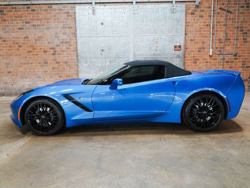 Used 2014 Chevrolet Corvette Stingray Convertible w/ 3LT Preferred Equipment Group RWD image 10