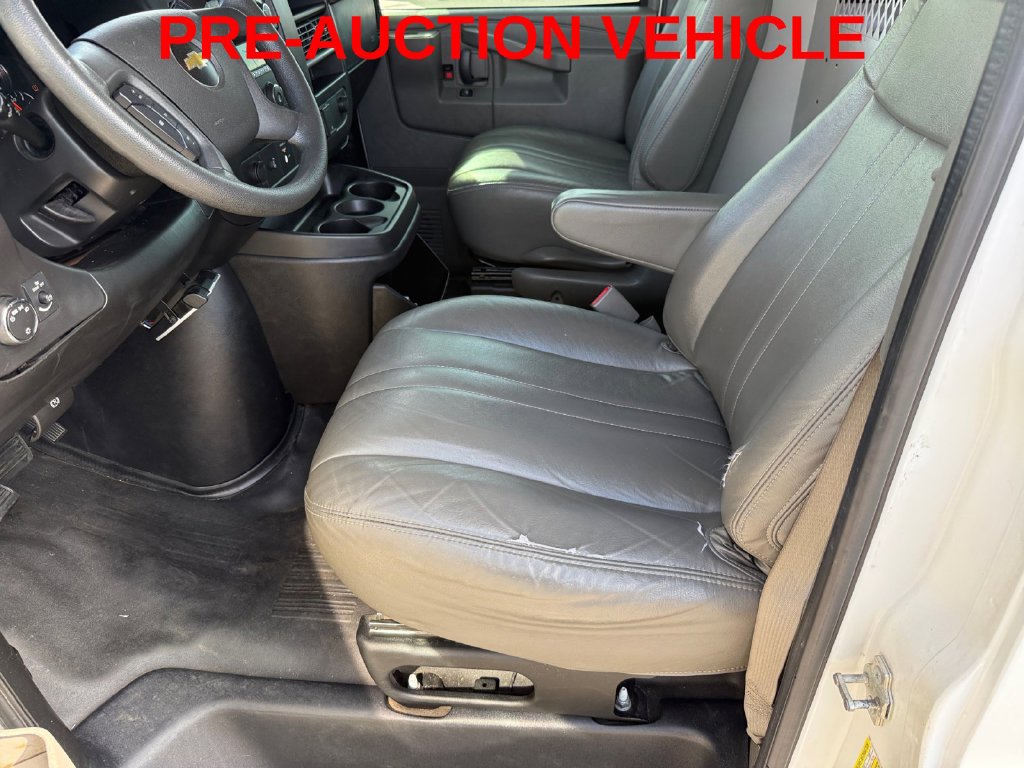 Used 2017 Chevrolet Express 2500 Extended RWD image 10
