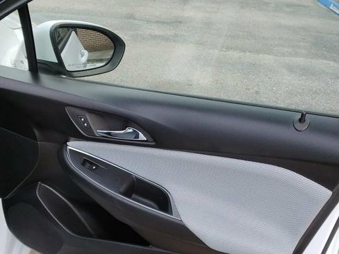 Used 2019 Chevrolet Cruze LS w/ LS Convenience Package FWD image 10