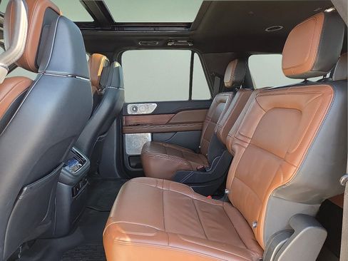 Certified 2024 Lincoln Navigator L Reserve image 11