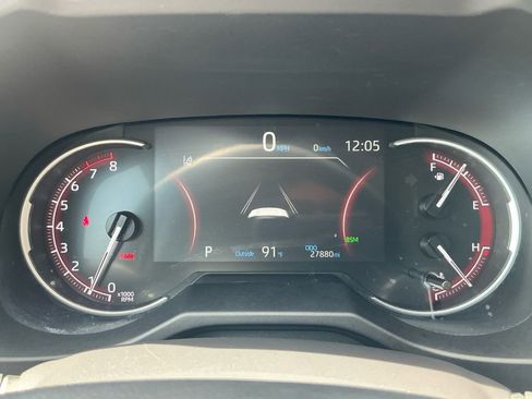Used 2025 Toyota RAV4 XLE FWD image 16