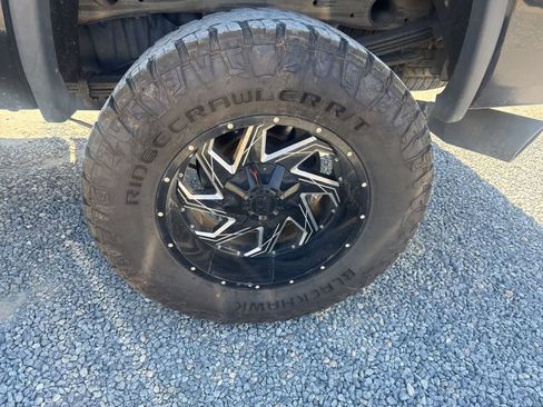 Used 2016 GMC Sierra 2500 Denali w/ Duramax Plus Package AWD/4WD image 12