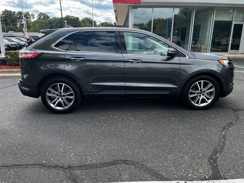 Used 2019 Ford Edge Titanium w/ Equipment Group 301A AWD/4WD image 6