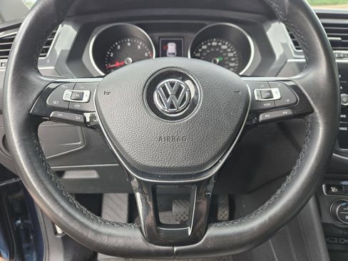 Used 2019 Volkswagen Tiguan SE FWD image 24