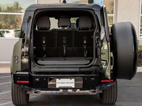 New 2026 Land Rover Defender 130 X-Dynamic SE AWD/4WD image 27