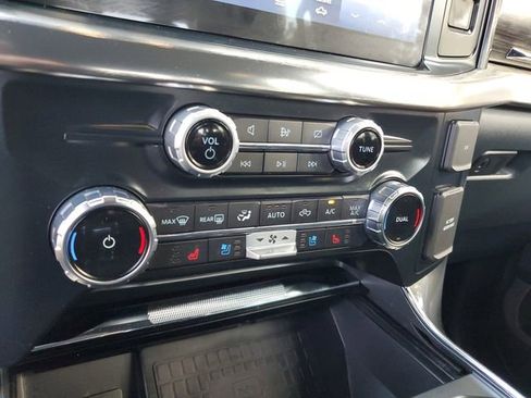 Used 2022 Ford F150 Lariat w/ Max Trailer Tow Package image 23