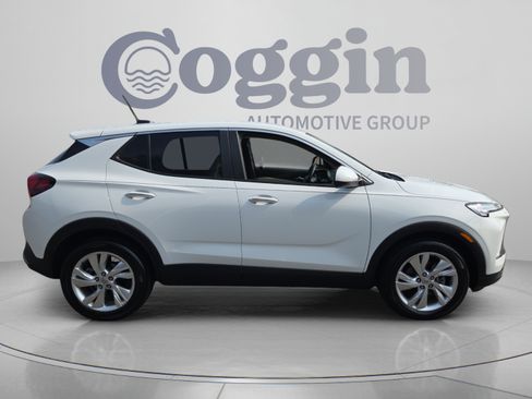 Certified 2024 Buick Encore GX Preferred FWD image 6