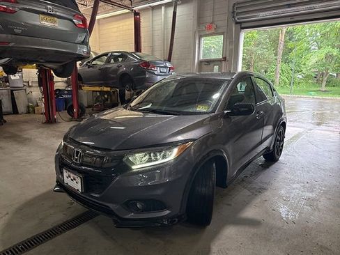 Used 2021 Honda HR-V Sport image 3