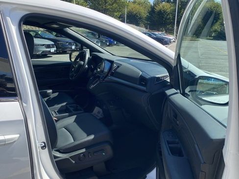 Certified 2024 Honda Odyssey Sport image 26