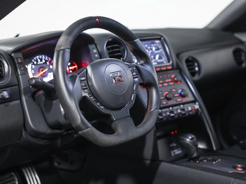 Used 2013 Nissan GT-R Premium AWD/4WD image 34