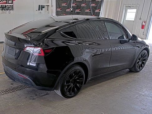 Used 2020 Tesla Model Y Long Range image 8
