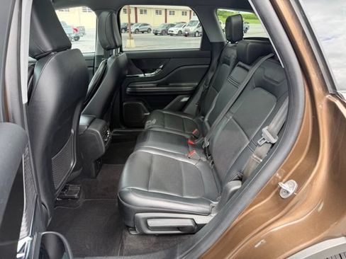 Used 2022 Lincoln Corsair AWD w/ Premium Package image 19