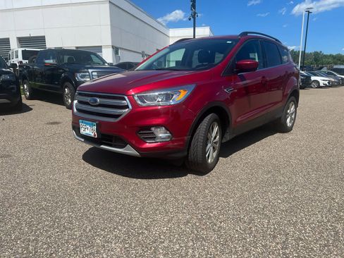 Used 2017 Ford Escape SE w/ SE Leather Comfort Package AWD/4WD image 3