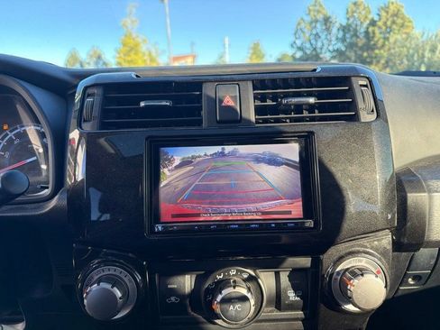 Used 2018 Toyota 4Runner TRD Off-Road Premium AWD/4WD image 15