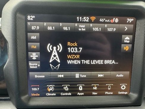 Certified 2022 Jeep Wrangler Unlimited Sahara AWD/4WD image 17