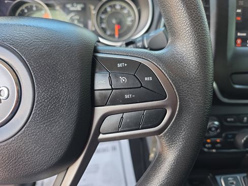 Used 2021 Jeep Cherokee Latitude image 55