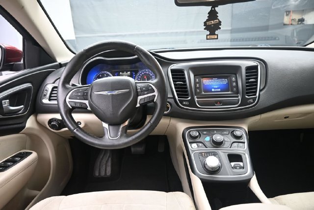 Used 2016 Chrysler 200 Limited w/ Convenience Group FWD image 9