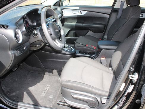 Used 2023 Kia Forte LXS image 15