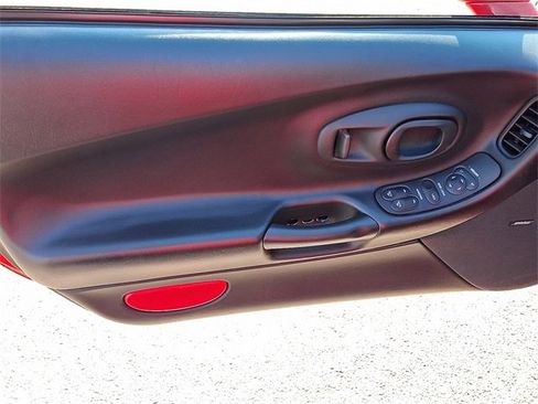 Used 1998 Chevrolet Corvette Coupe w/ Roof Pkg image 8