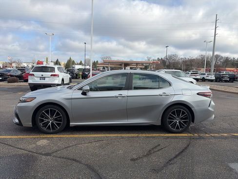 Used 2023 Toyota Camry SE w/ Blackout Package (TMS) image 6