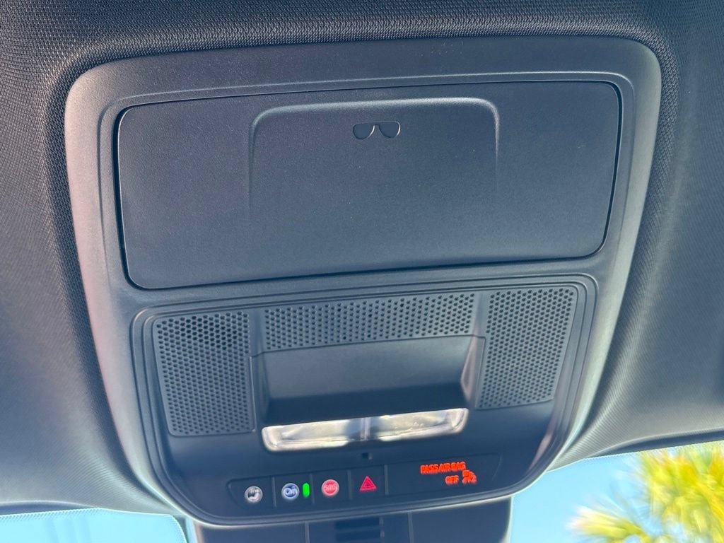 New 2027 Chevrolet Traverse LT FWD image 15