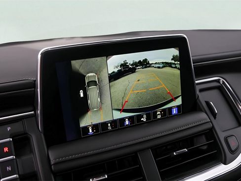 Used 2024 Chevrolet Tahoe Z71 w/ Off-Road Capability Package image 20