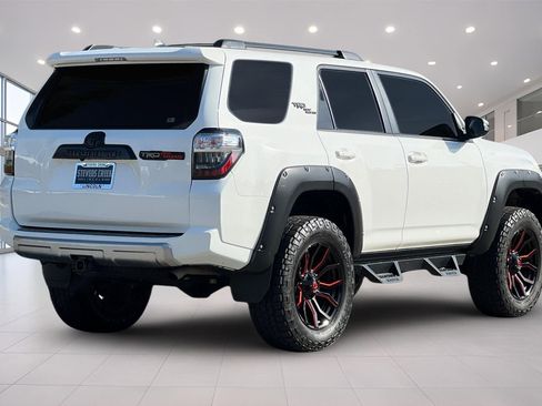 Used 2022 Toyota 4Runner TRD Off-Road Premium w/ Moonroof Package AWD/4WD image 4