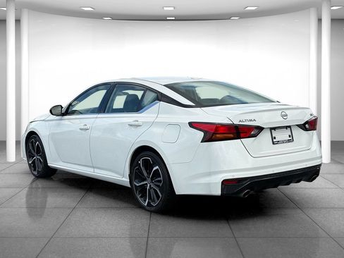 Used 2024 Nissan Altima 2.5 SR FWD image 5