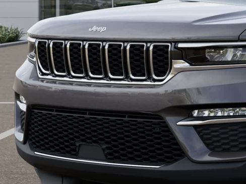 New 2025 Jeep Grand Cherokee Limited image 11