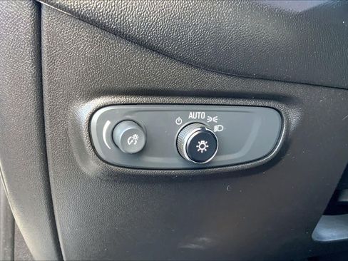 Used 2020 Chevrolet Equinox LT AWD/4WD image 33